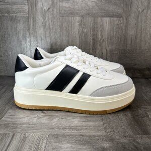 Madden Girl Navida Women's size 10 White Black Leather Platform Shoes